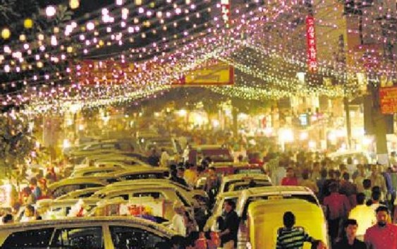 Diwali shopping spells chaos on Delhi’s roads