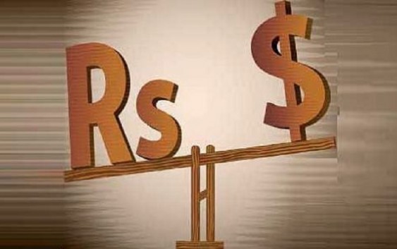 India Rupee Set for Biggest Weekly Loss Since August on Outflows