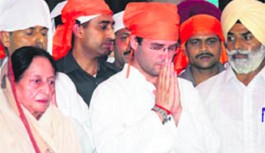 Rahul offers prayers at Sikh shrine in Bathinda